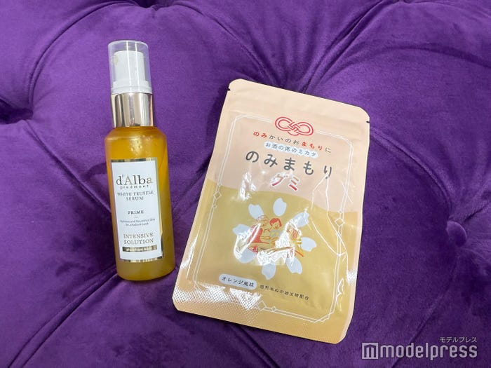 (左から)d'Alba/ホワイトトリュフ セラム、のみまもりグミ