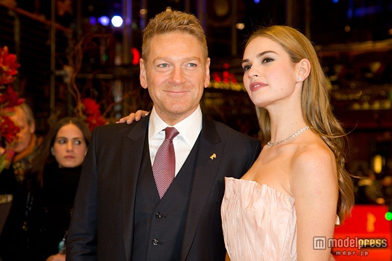 ケネス・ブラナー、リリー・ジェームズ／ベルリン国際映画祭より（C）ディズニー