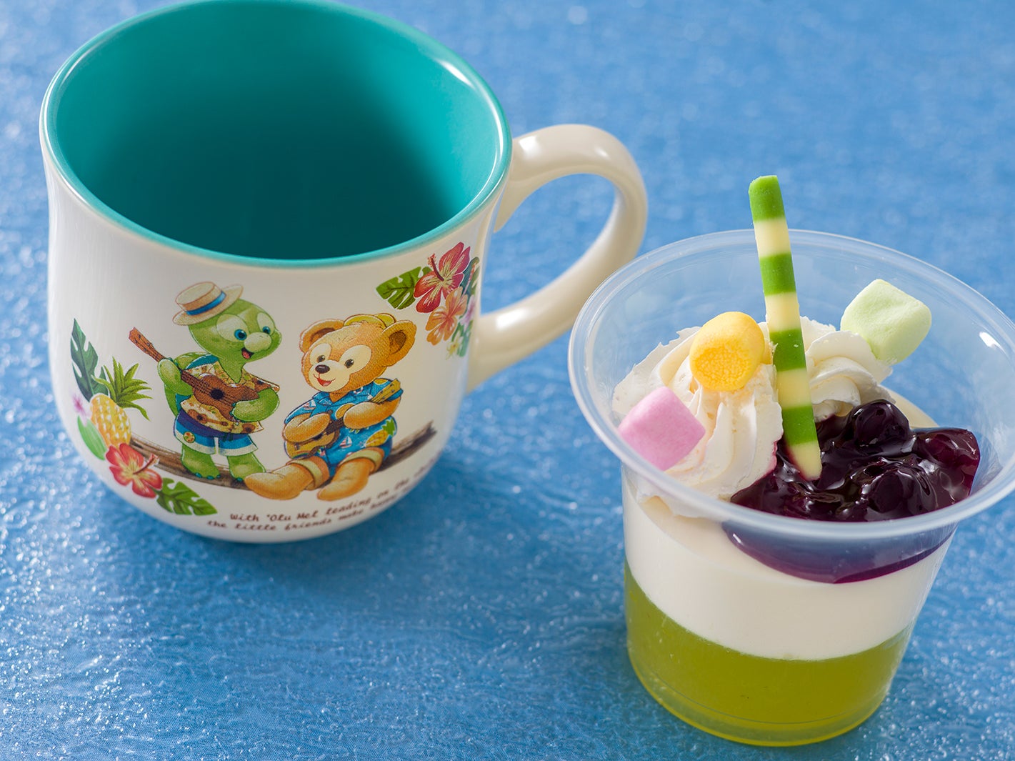 ホワイトチョコムース＆アップルゼリー、スーベニアカップ付き¥950（C）Disney