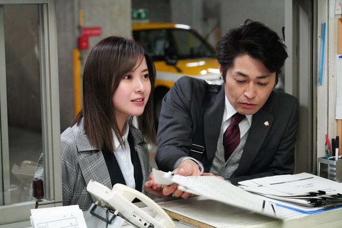 吉高由里子、安田顕/「正義のセ」第1話より(C)日本テレビ