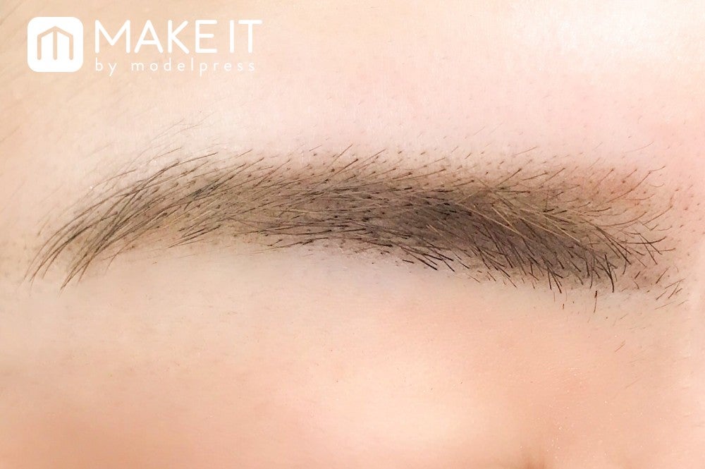 Amplitude／パウダー アイブロウ／02 グレーブラウン 使用 (C)メイクイット