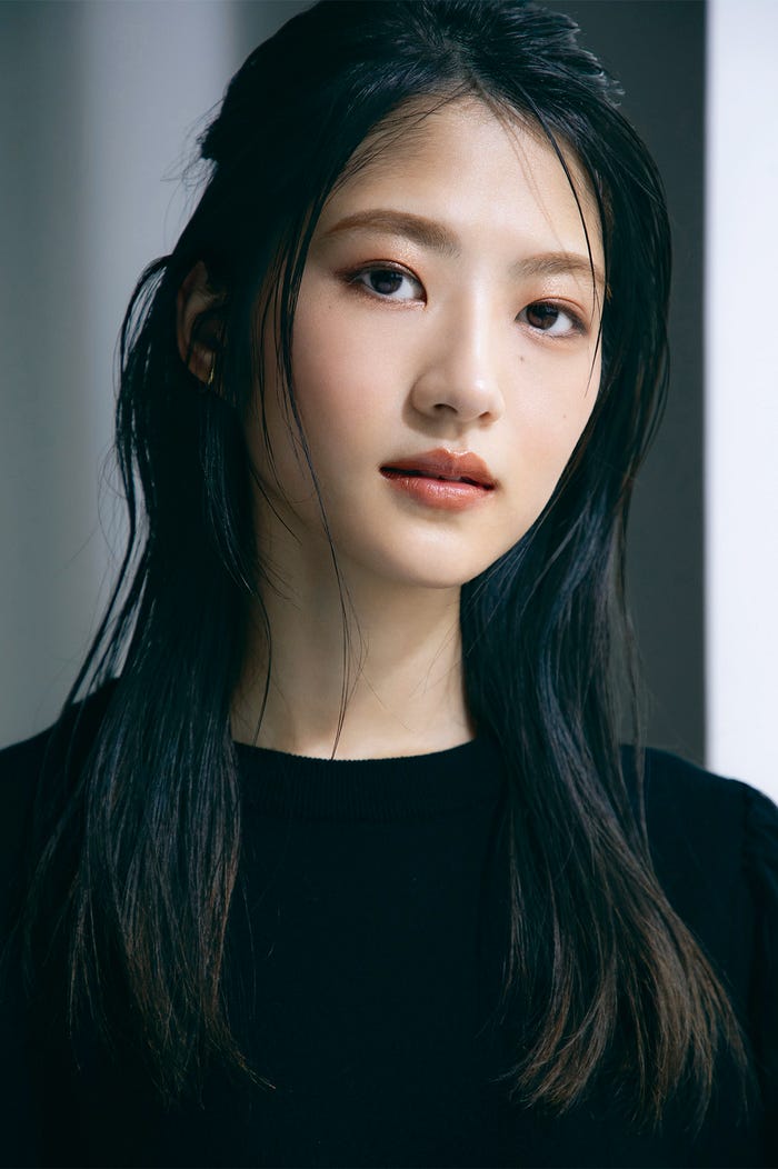 イメージチェンジ前の若月佑美(画像提供:小学館)