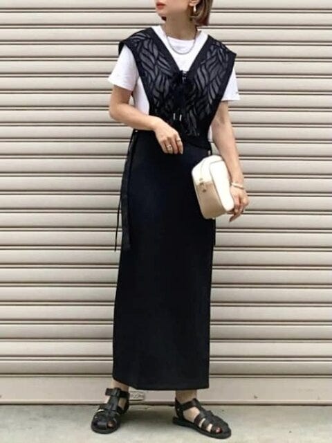 ベスト　コーデ　夏