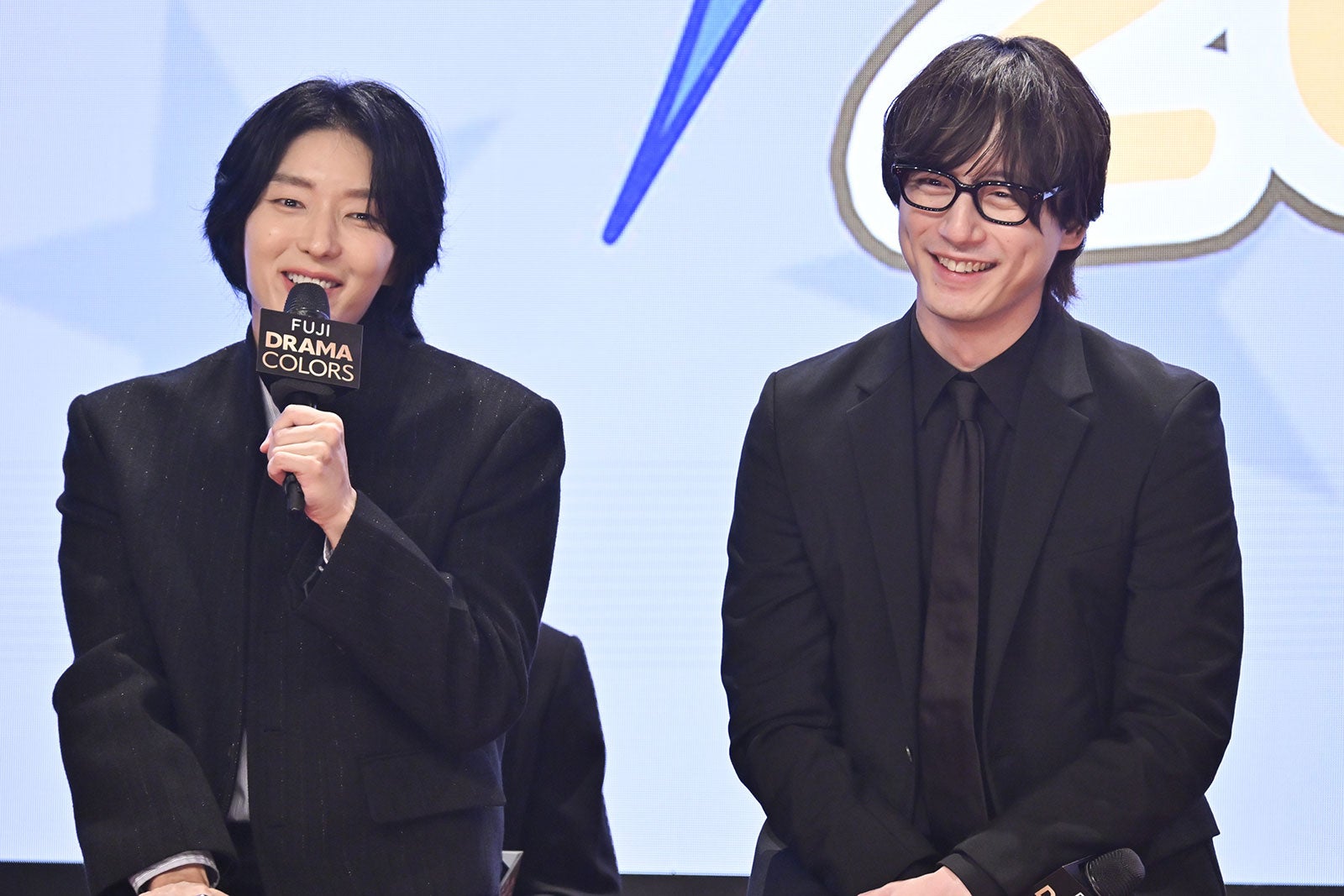 イ・ジュンギ、坂口健太郎（C）フジテレビ