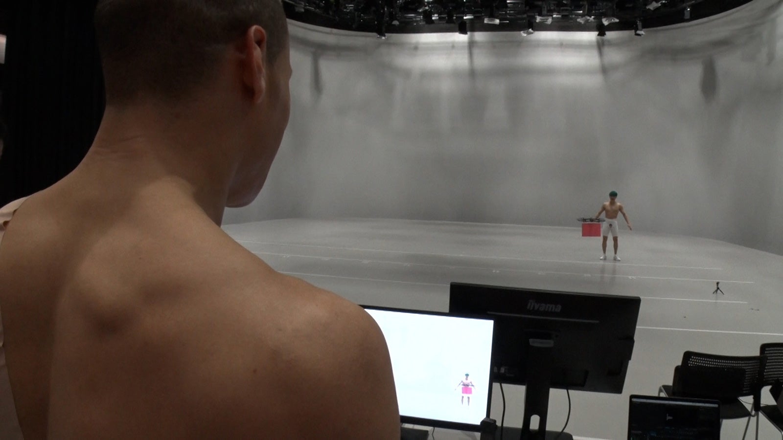 関口メンディー＆中務裕太（C）日本テレビ