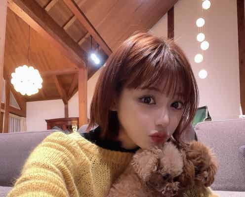 明日花キララ、美谷間際立つ入浴ショット公開 豪華別荘にも注目集まる