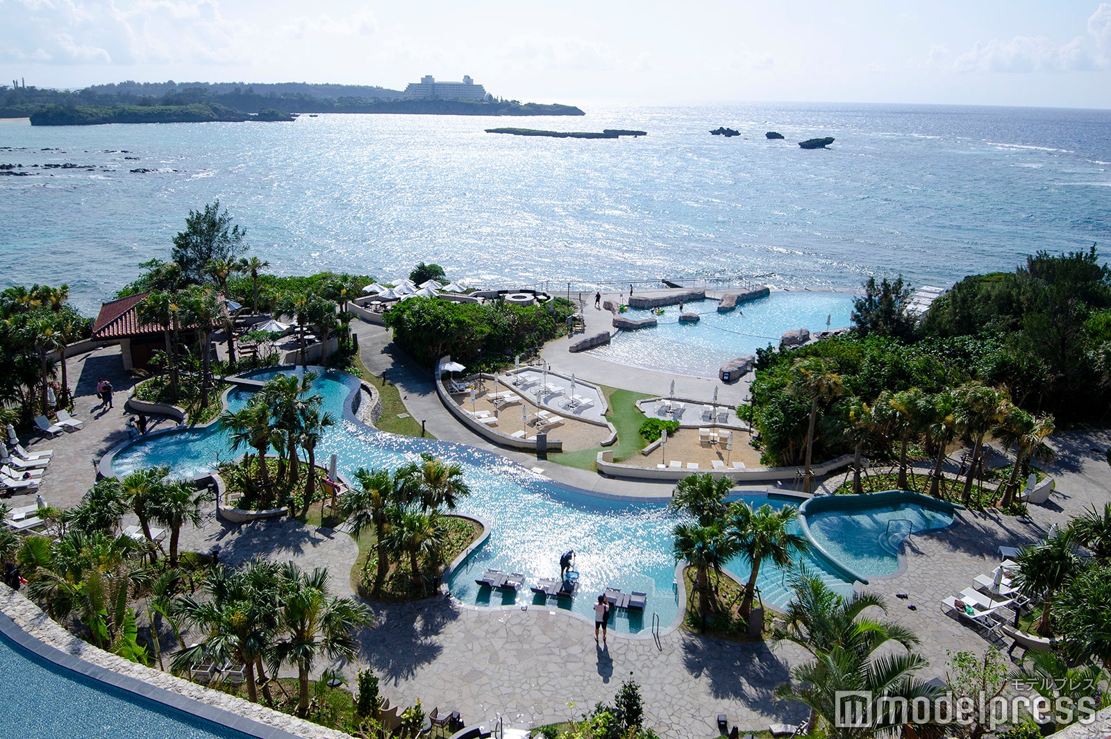 海に囲まれる特別な休暇先「ハイアット リージェンシー 瀬良垣アイランド 沖縄」プールや美食を楽しむご褒美ホテル