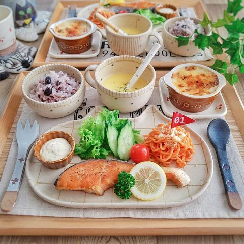 鮭のホイル焼きの献立 16選 もう迷わない あと一品が欲しい時のレシピをご紹介 モデルプレス 鮭のホイル焼きの献立 16選 もう迷わない あと一品が欲しい時のレシピをご紹介 モデルプレス