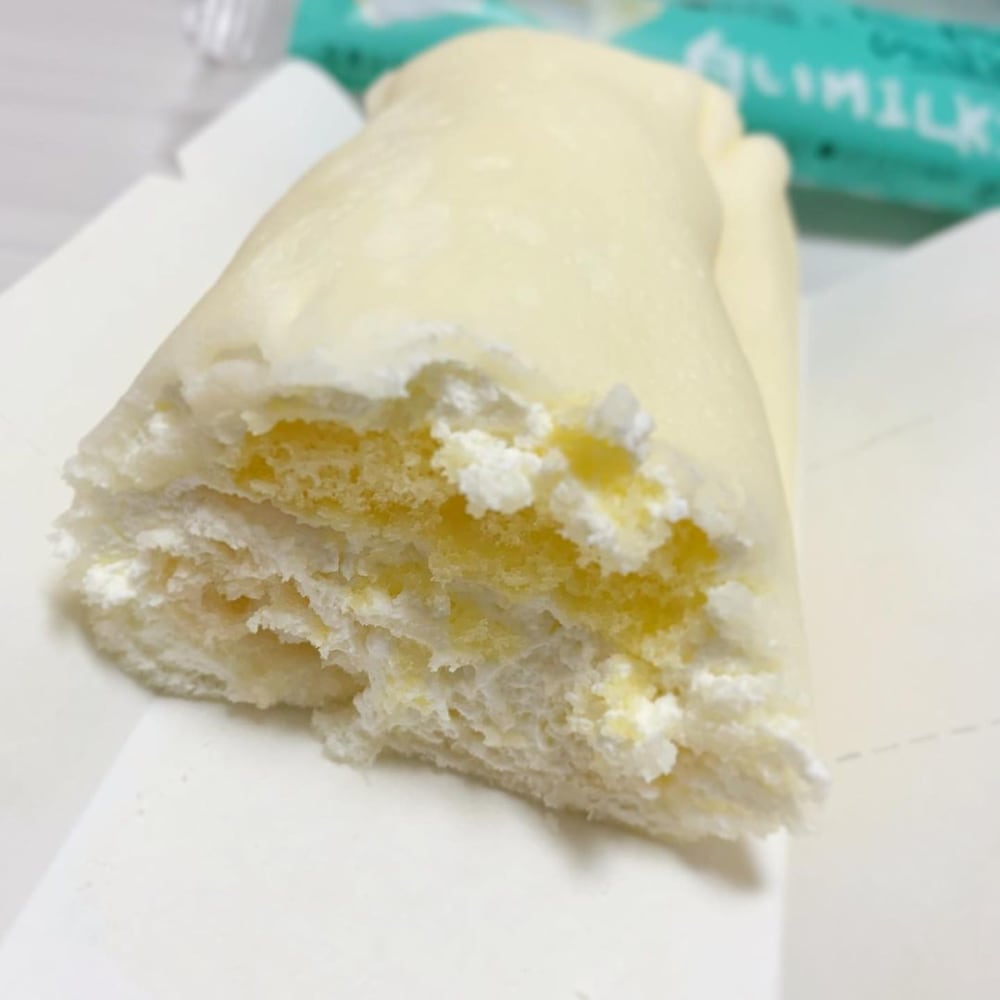 ローソンの白いMILKクレープの断面写真
