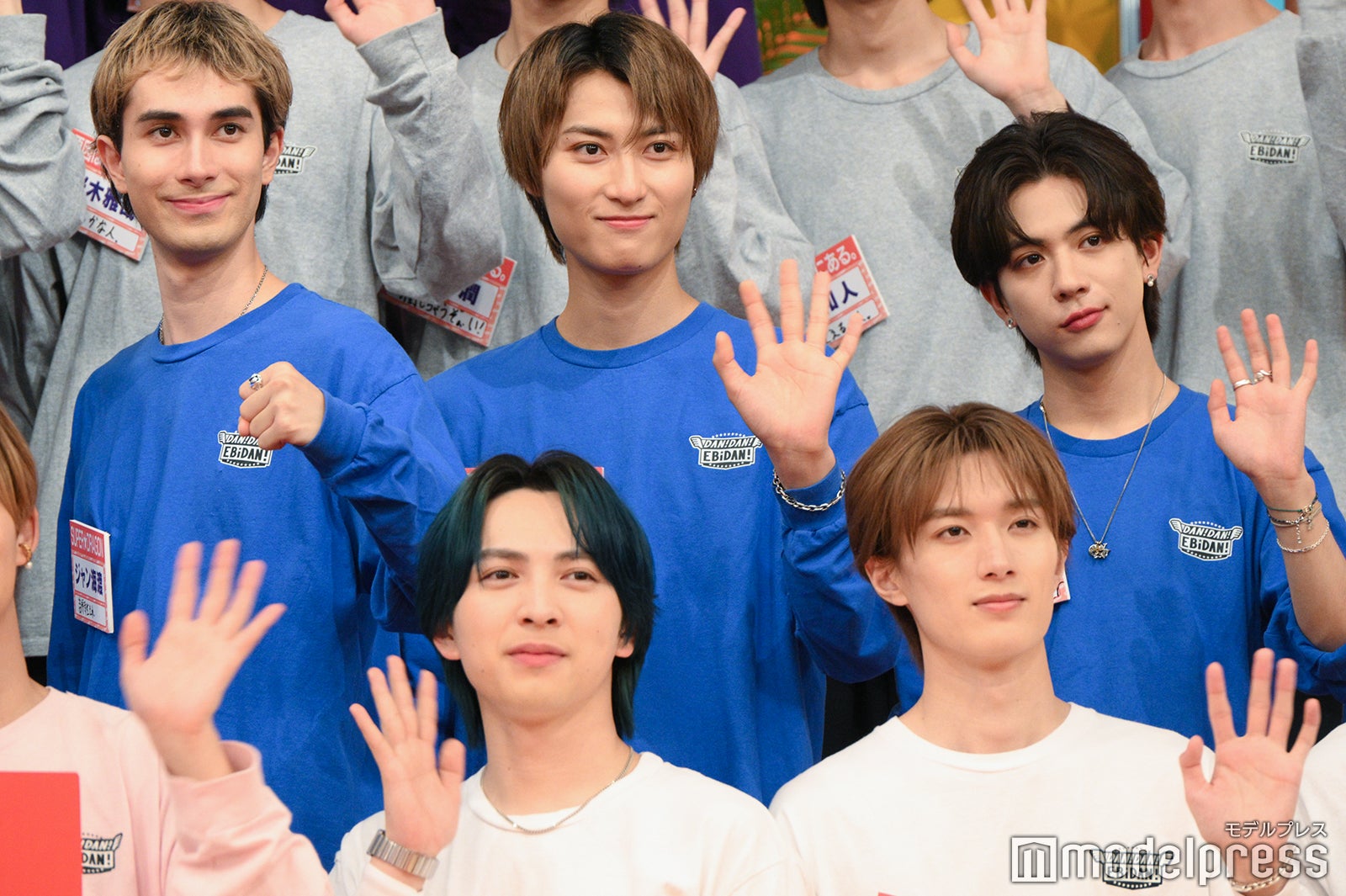 （上段）ジャン海渡、飯島颯、田中洸希（下段）吉田仁人、山中柔太朗（C）モデルプレス