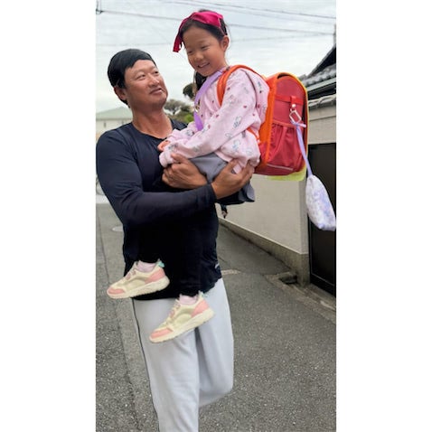 「抱っこしちゃう父」小原正子、夫・マック鈴木の6歳娘への"溺愛"明かす「何歳までも抱っこしてくれると思う」