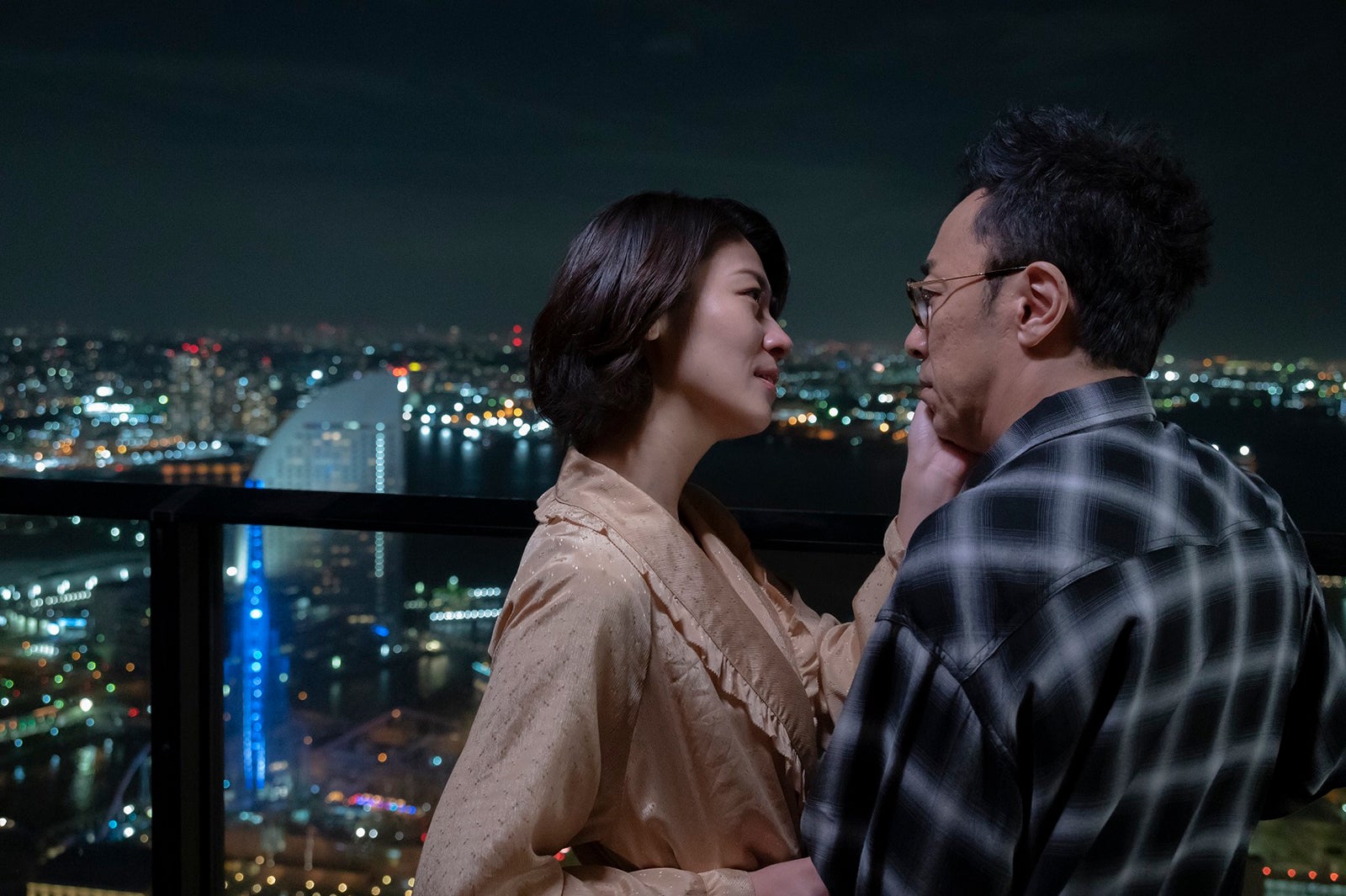 瀧内公美、角田晃広 「大豆田とわ子と三人の元夫」第2話より（C）カンテレ、フジテレビ