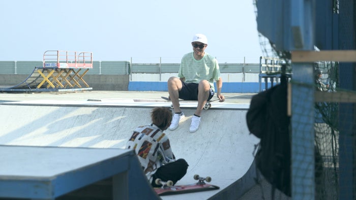 新メンバーの1人(手前)「TERRACE HOUSE OPENING NEW DOORS」34th WEEK(C)フジテレビ/イースト・エンタテインメント