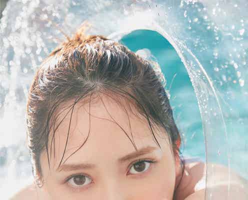 日向坂46加藤史帆、水着姿でピュアなまなざし 1st写真集のタイトル決定&表紙解禁<#会いたい>