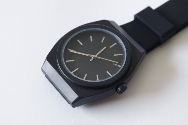 100円ショップ　100均　百円ショップ　便利　優秀　使える　おすすめ　オススメ　レビュー　ダイソー　DAISO　ファッションウォッチ（BK）　腕時計　時計　そっくり　数字なし