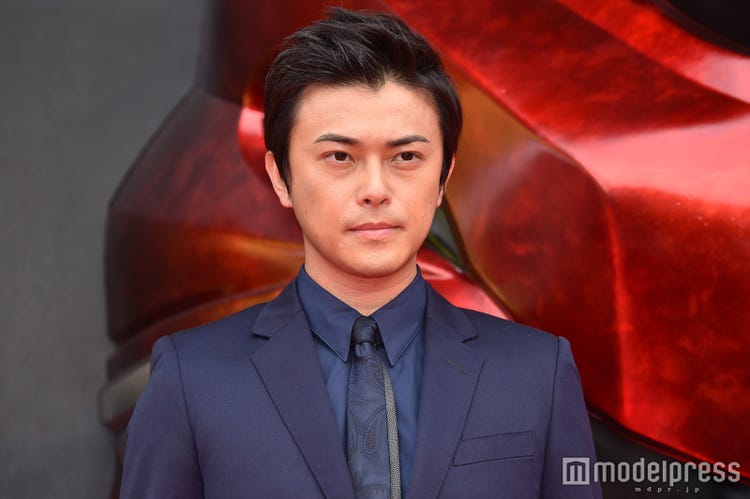 勝地涼 前田敦子と結婚 蜷川幸雄作品や映画で高い演技力 あまちゃん 前髪クネ男 でも話題に 略歴 モデルプレス 勝地涼 前田敦子と結婚 蜷川幸雄作品や映画で高い演技力 あまちゃん 前髪クネ男 でも話題に 略歴 モデルプレス