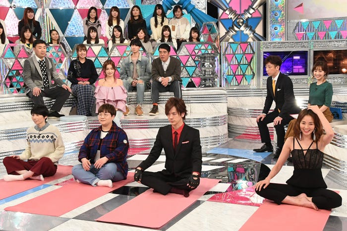 スタジオで「めい想」体験 (画像提供:関西テレビ)