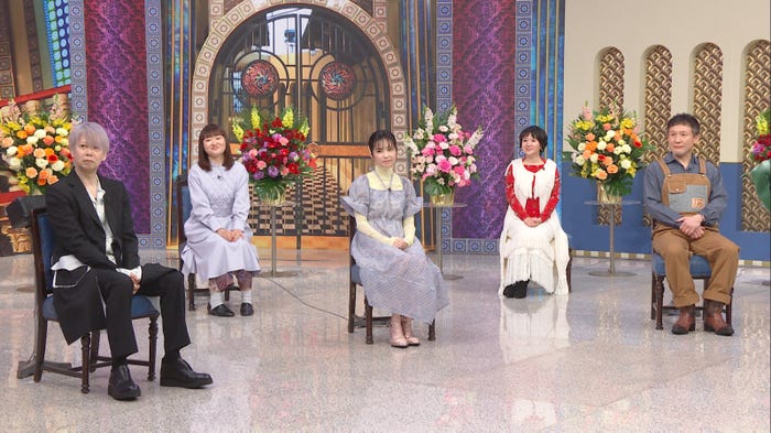 手塚とおる、吉住、島崎遥香、さくらまや、木下ほうか (C)日本テレビ