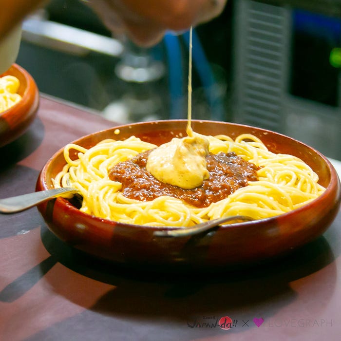 ミートソースとナットウ(写真提供:MBS)