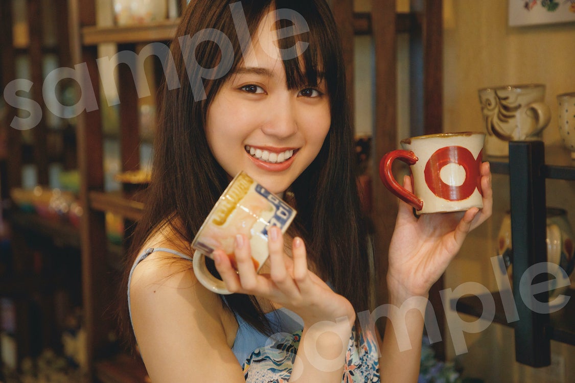 賀喜遥香1st写真集書店特典ポストカード／TOWER RECORDS（撮影／菊地泰久）
