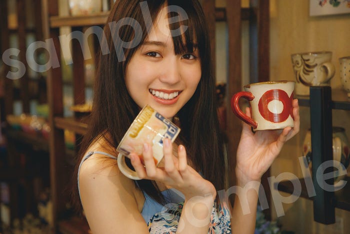 賀喜遥香1st写真集書店特典ポストカード/TOWER RECORDS(撮影/菊地泰久)