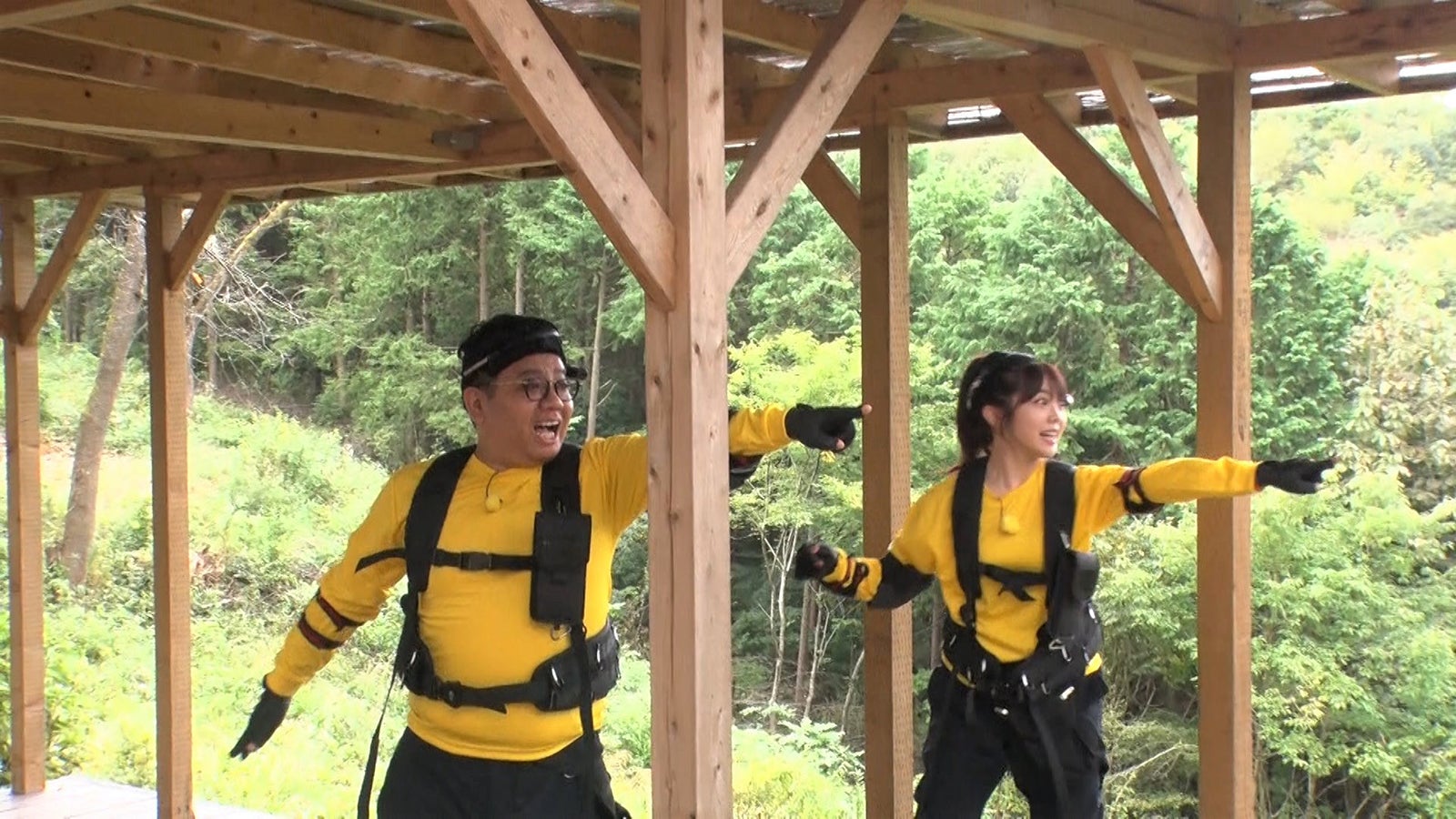 （左から）昂生、峯岸みなみ （C）フジテレビ