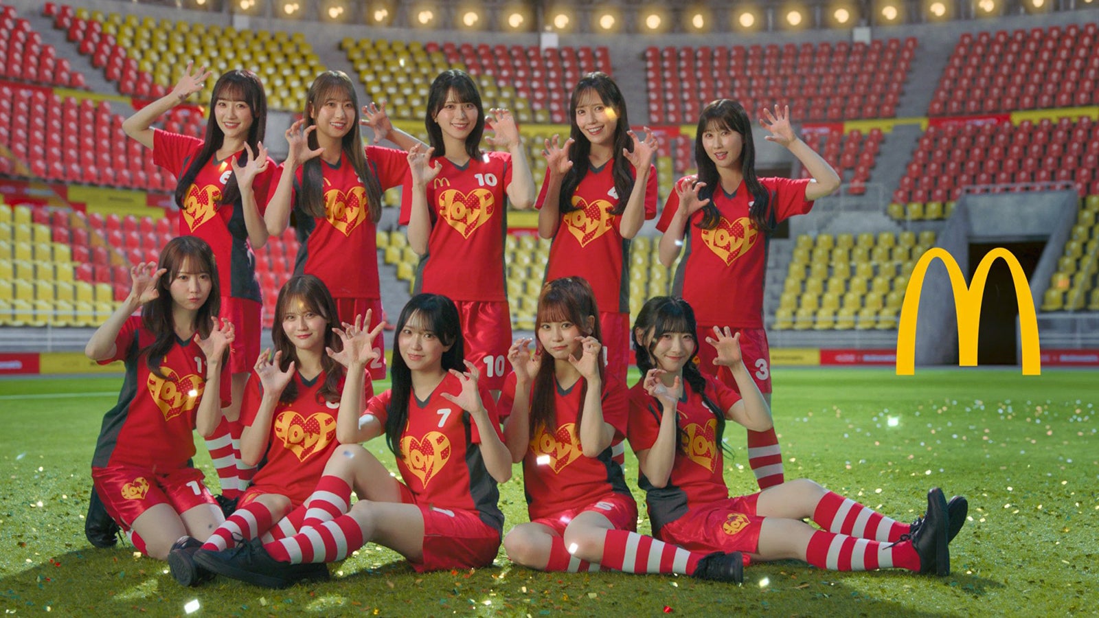 ＝LOVE、ユニフォーム姿でマクドナルドWebCM登場「ラブソングに襲われる」楽曲＆MVオマージュ