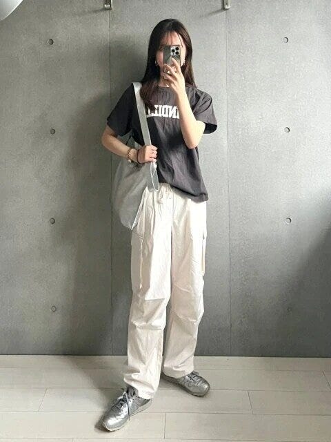 大人女子のカーゴワイドパンツのNGコーデ