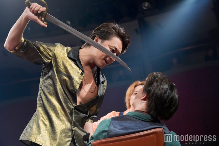 TAKAHIRO、味方良介(C)モデルプレス