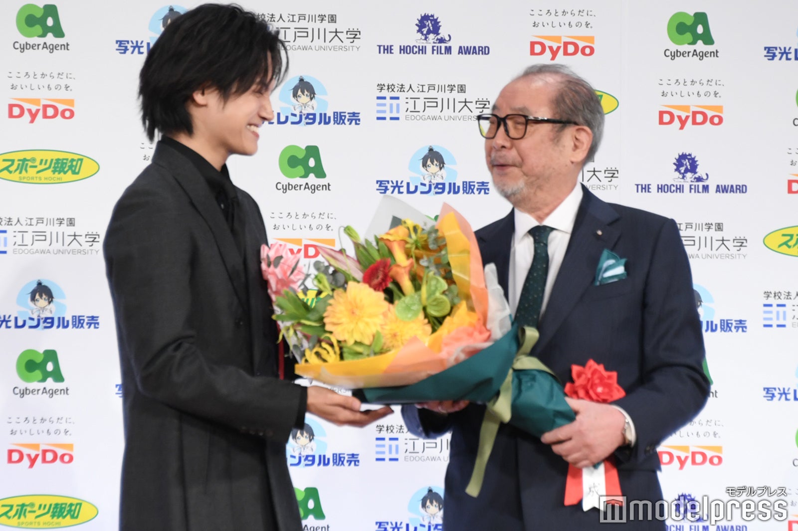 佐野晶哉、平泉成（C）モデルプレス