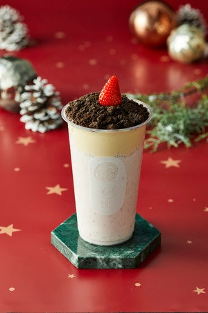 フルーリーストロベリーミルク with クレームブリュレ／画像提供：ベイクルーズ