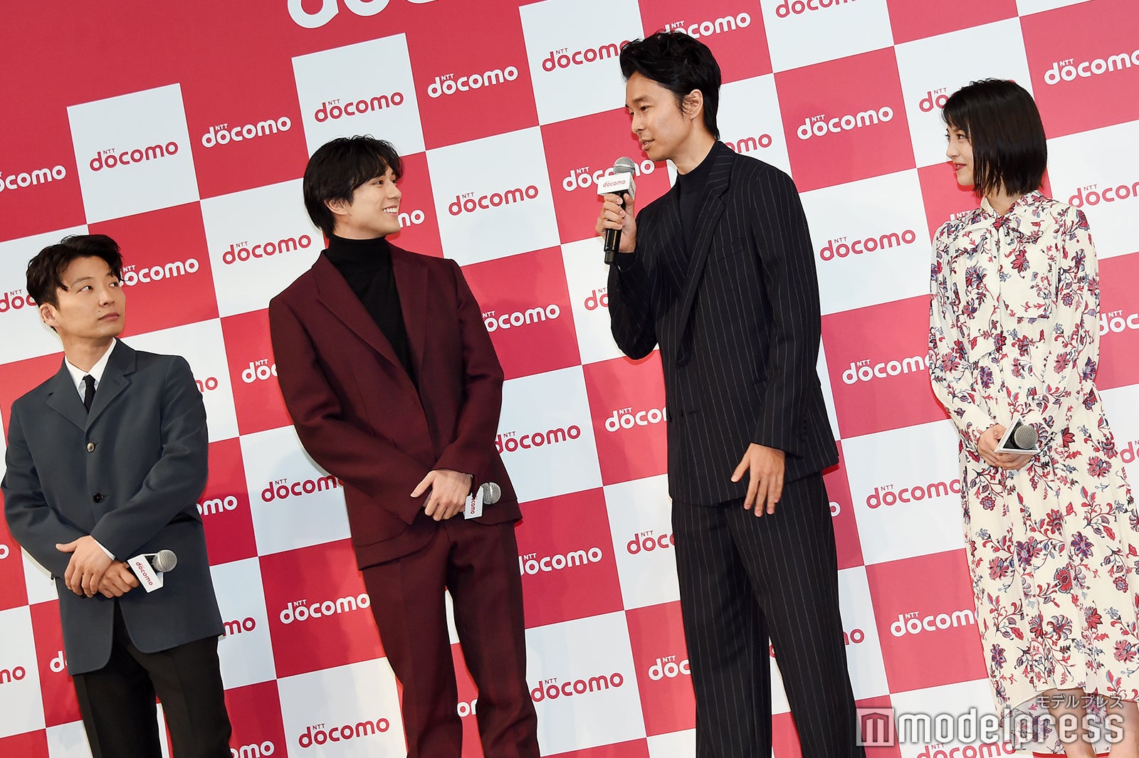 星野源、新田真剣佑、長谷川博己、浜辺美波（C）モデルプレス