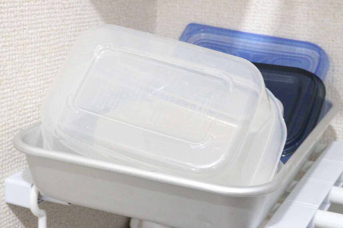 ダイソー　アルミトレー（26cm×20cm）　使用例　収納