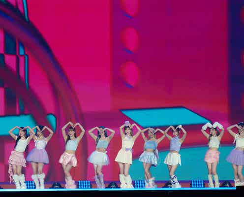 NiziU、“NIZOO”と愛らしさたっぷりダンス キュートなコラボで癒やす<2023 MAMA AWARDS DAY2>