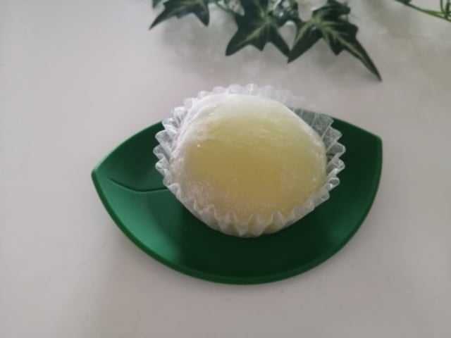 お皿に乗った《ぷるっぷる葛メロン》