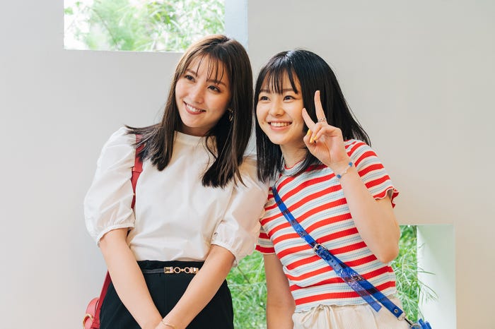 石川恋、武山瑠香 (C)TBS