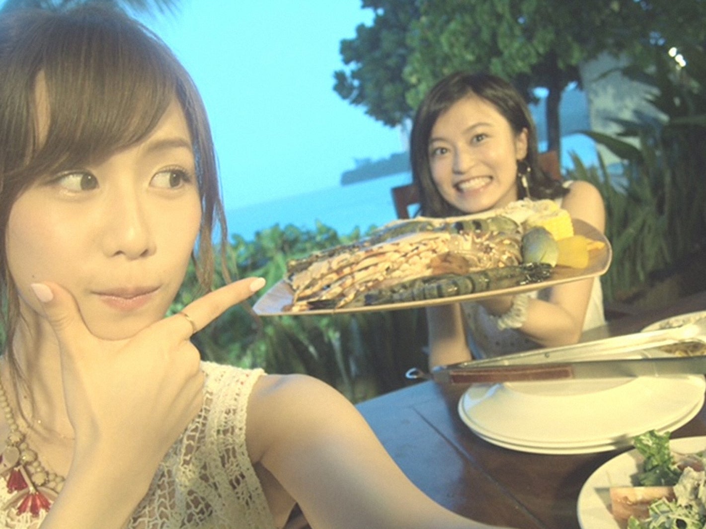 小島瑠璃子＆AKB48大家志津香、グアムで2人旅　結婚＆バラエティ番組への思いを語る