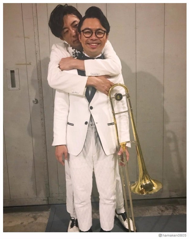 高橋一生の“ガン見バックハグ”の威力…浜野謙太になりたい女子が続出「ハマケンさん場所代わって！」