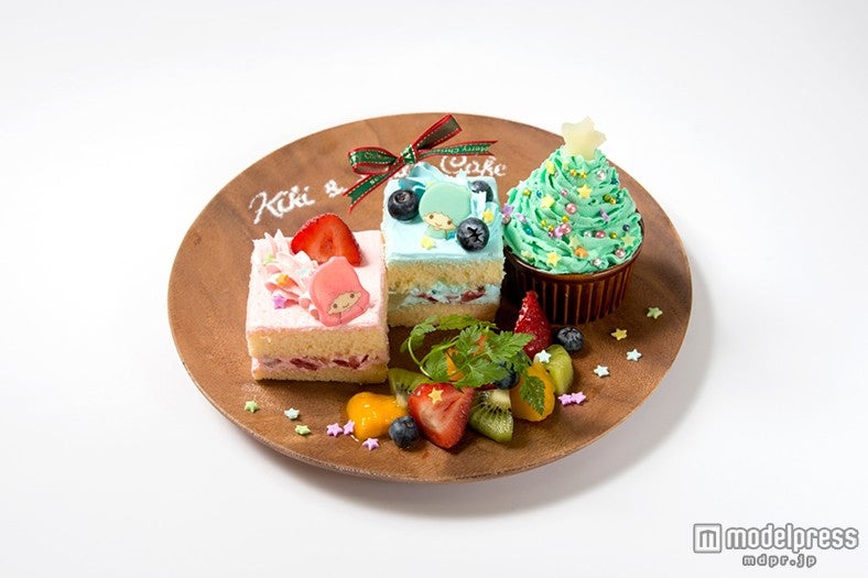「キキとララからのプレゼントケーキセット」￥1，580（C）’76，’15 SANRIO．．APPROVAL No．SP561546