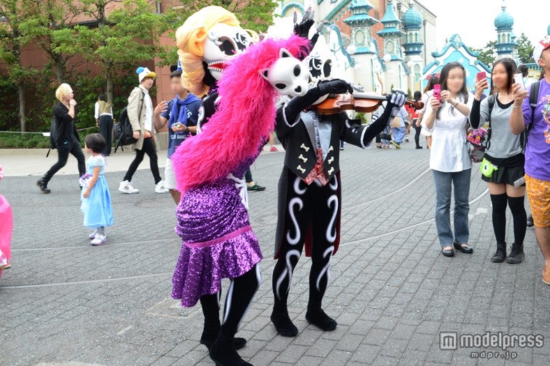 シンガーとミュージシャンのスケルトン