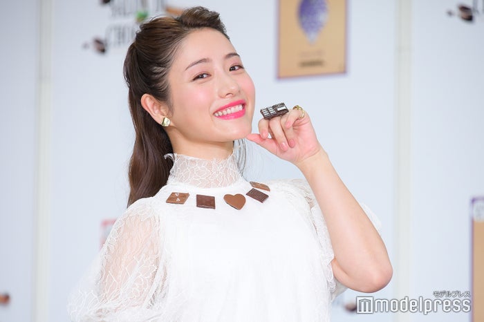 石原さとみヘア変遷 ハンサムボブ ロング ポニーテール 長さ アレンジで印象も自由自在 モデルプレス 石原さとみヘア変遷 ハンサムボブ ロング ポニーテール 長さ アレンジで印象も自由自在 モデルプレス