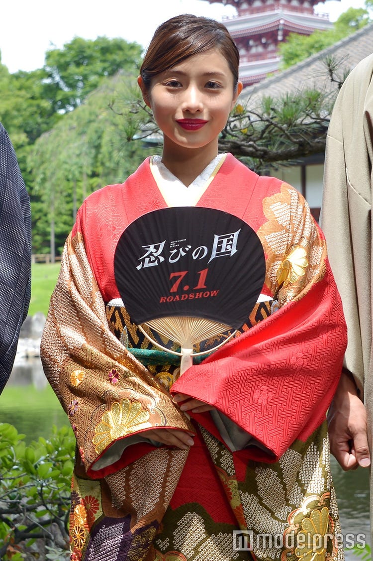 画像5 12 石原さとみ 真夏の着物姿は 脱いだとき 過酷な撮影を振り返る モデルプレス 画像5 12 石原さとみ 真夏の着物姿は 脱いだとき 過酷な撮影を振り返る モデルプレス