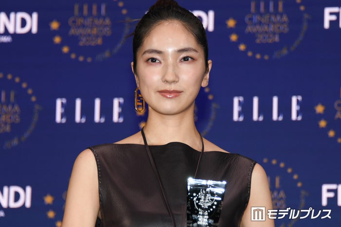 仁村紗和、父親＆愛犬とのプライベートショット公開「雰囲気が似てる」「わんちゃんと同じ表情してて癒される」の声