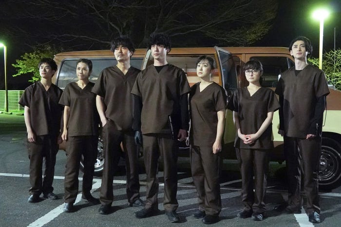 前田旺志郎、鈴木紗理奈、小澤征悦、坂口健太郎、斉藤由貴、葵わかな、古川雄大/「Dr.チョコレート」第1話より(C)日本テレビ