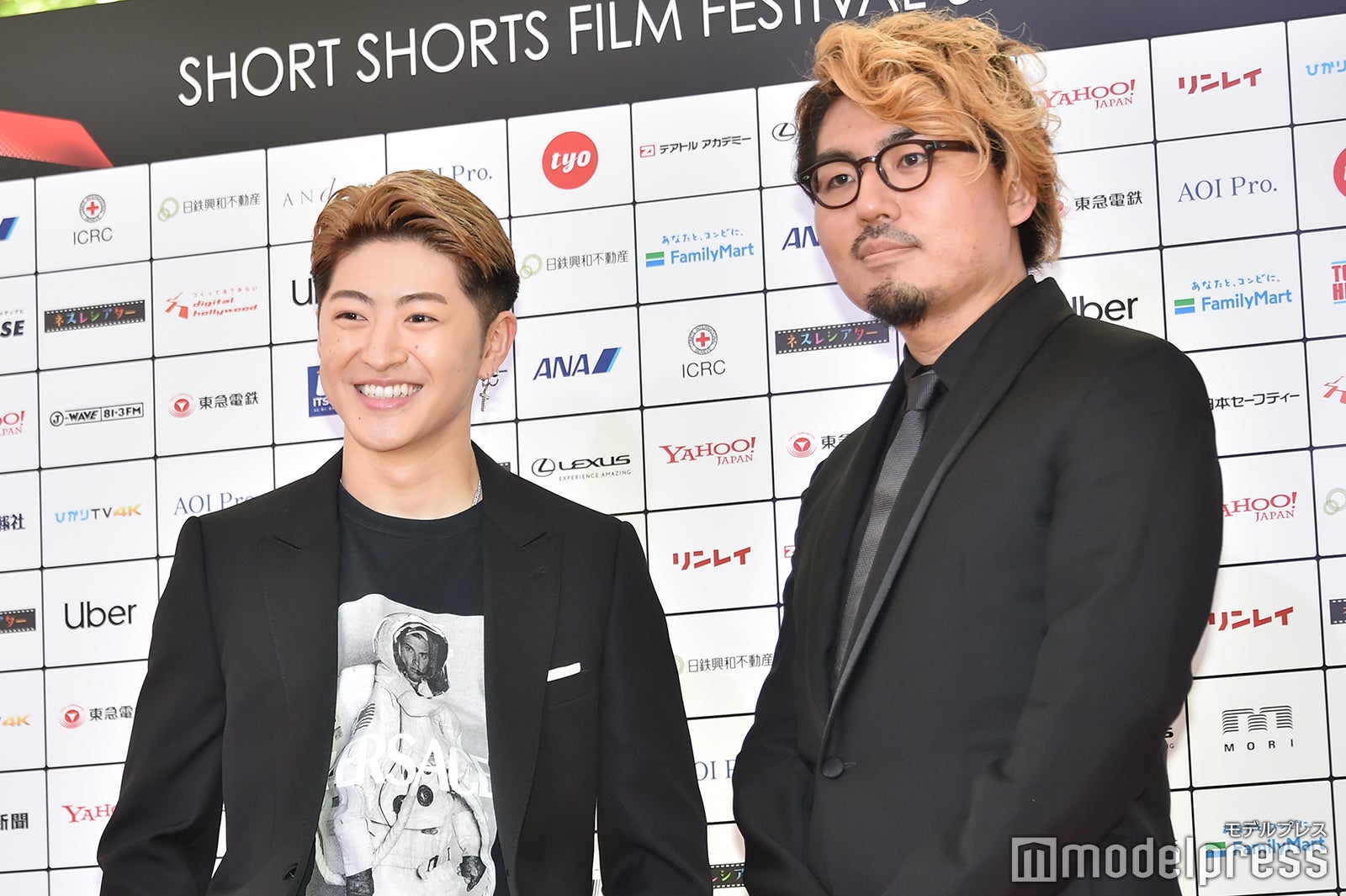 佐野玲於、洞内広樹監督 （C）モデルプレス