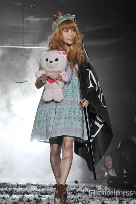 「Shibuya109 Girls Festival 2012」に登場した益若つばさ