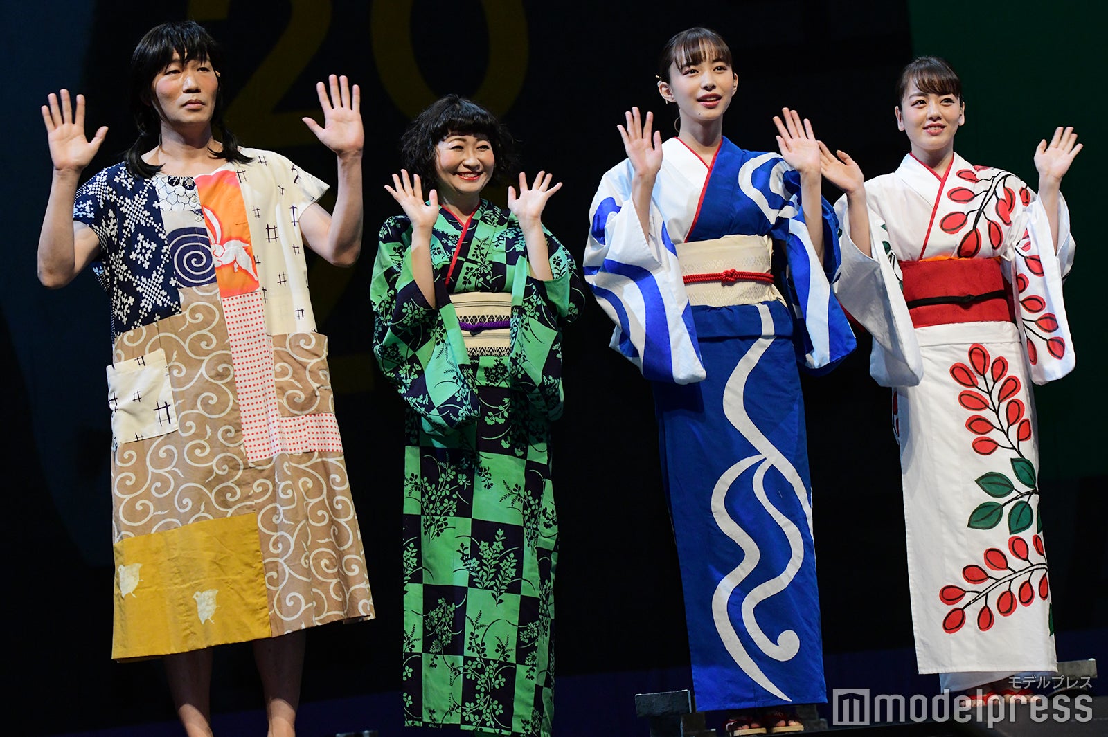 左から：高橋努、野口かおる、井桁弘恵、伊原六花 （C）モデルプレス