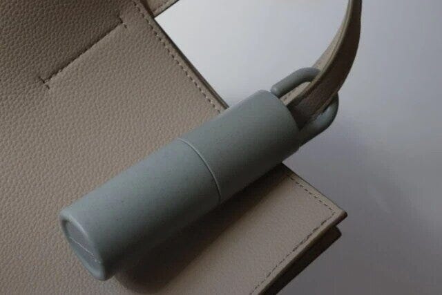ダイソーのホルダー付詰め替え容器（スプレー、45mL）とホルダー付詰め替え容器（ジェル用、45mL）の使用例