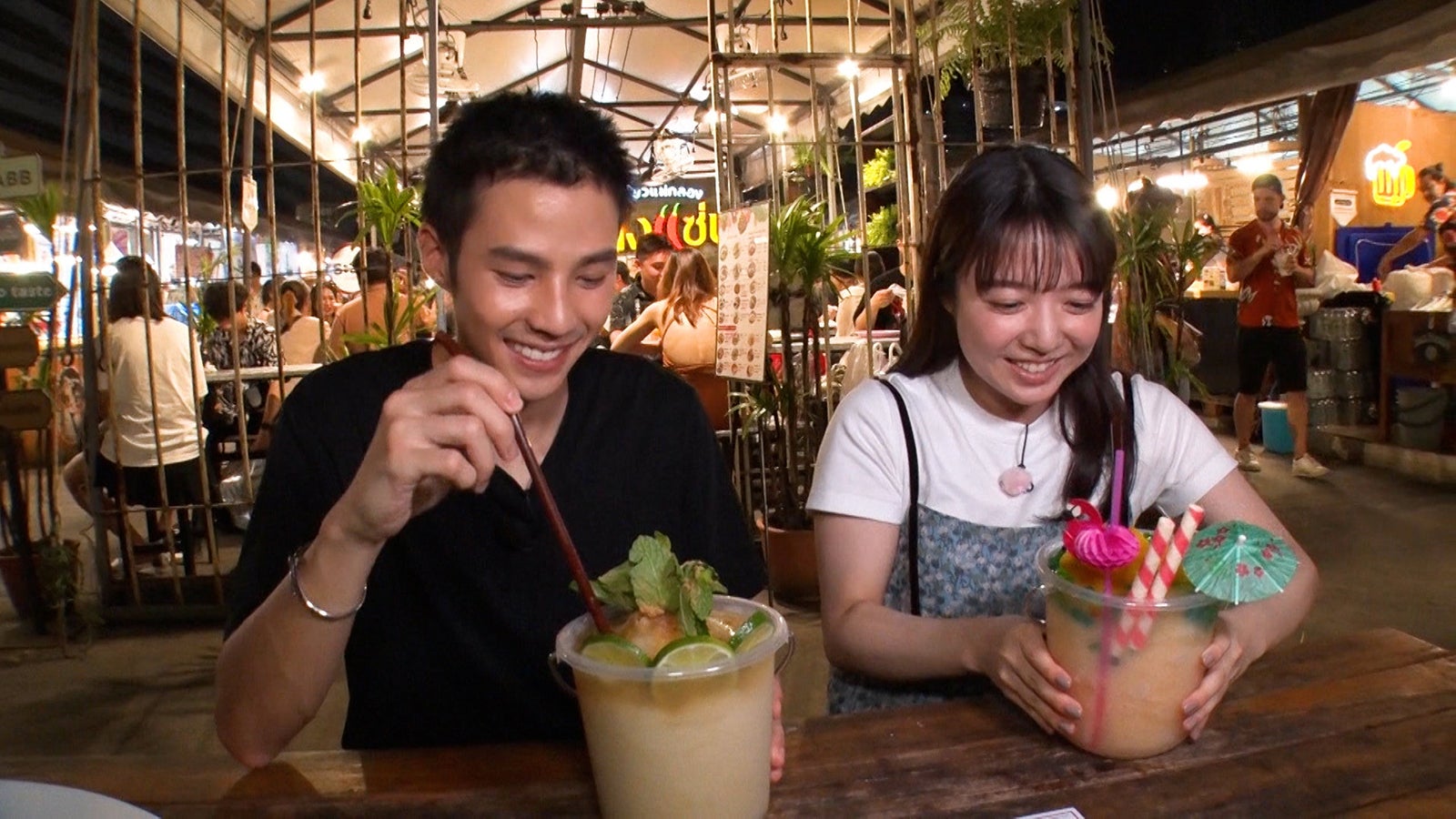 ティティ・マハーヨーターラック、上白石萌音（C）TBS