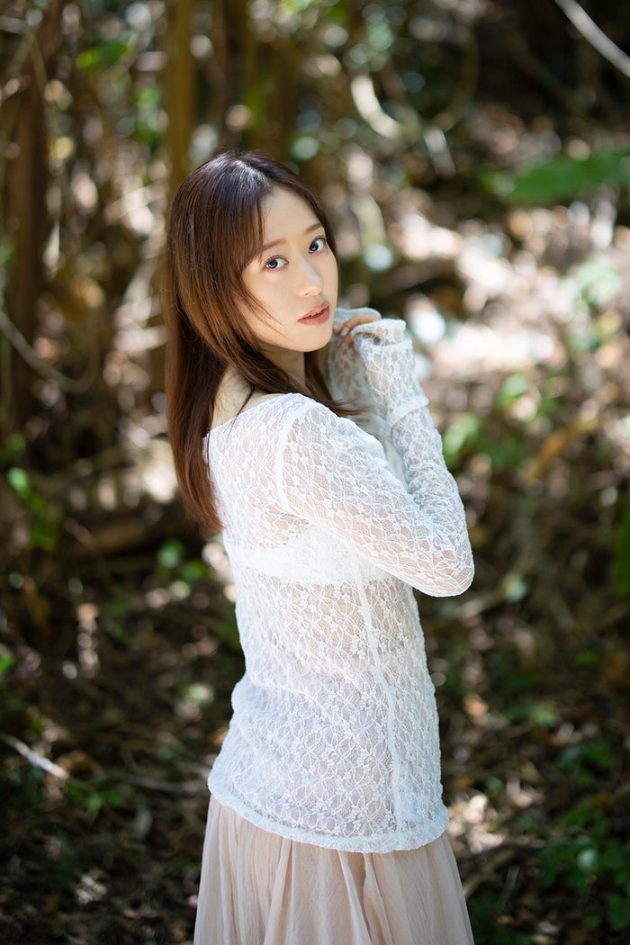 モー娘。小田さくら、アイドル人生最後の写真集発売へ「私にとって大きな財産」水着カット公開